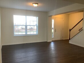 9911 Codyview Dr in Independence, KY - Foto de edificio - Building Photo