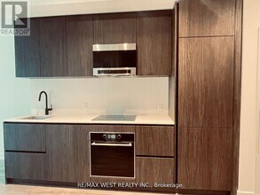 127 Broadway Ave in Toronto, ON - Building Photo - Building Photo