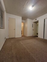 George's Apartments in Las Vegas, NV - Building Photo