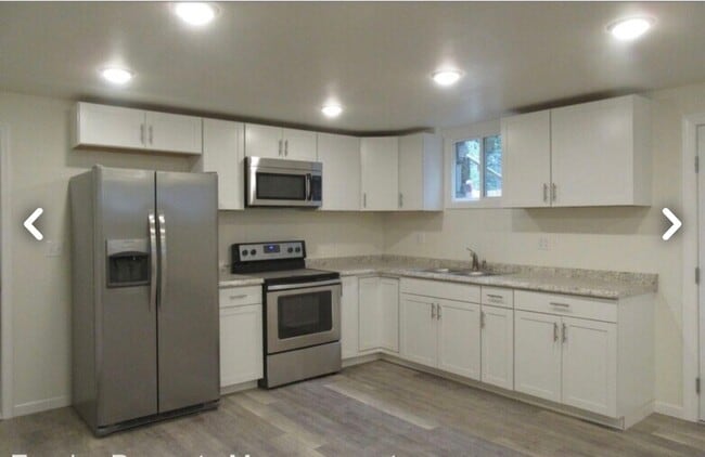 400 B St in Fairbanks, AK - Building Photo - Building Photo