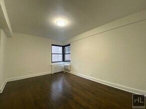 EAST 57 STREET in New York, NY - Foto de edificio - Building Photo