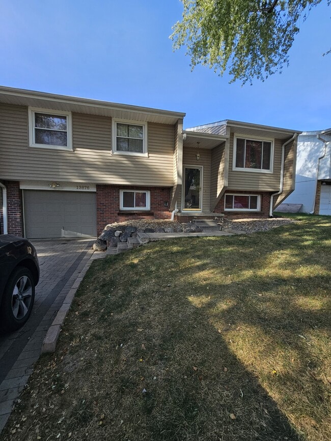 property at 13876 V St