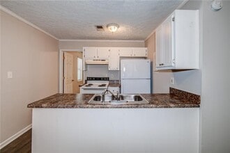 341 W Griffin St in Dallas, GA - Building Photo - Building Photo