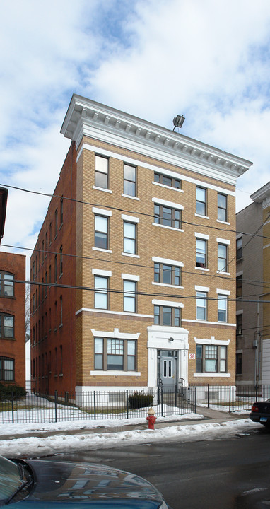 26 Seyms St in Hartford, CT - Building Photo