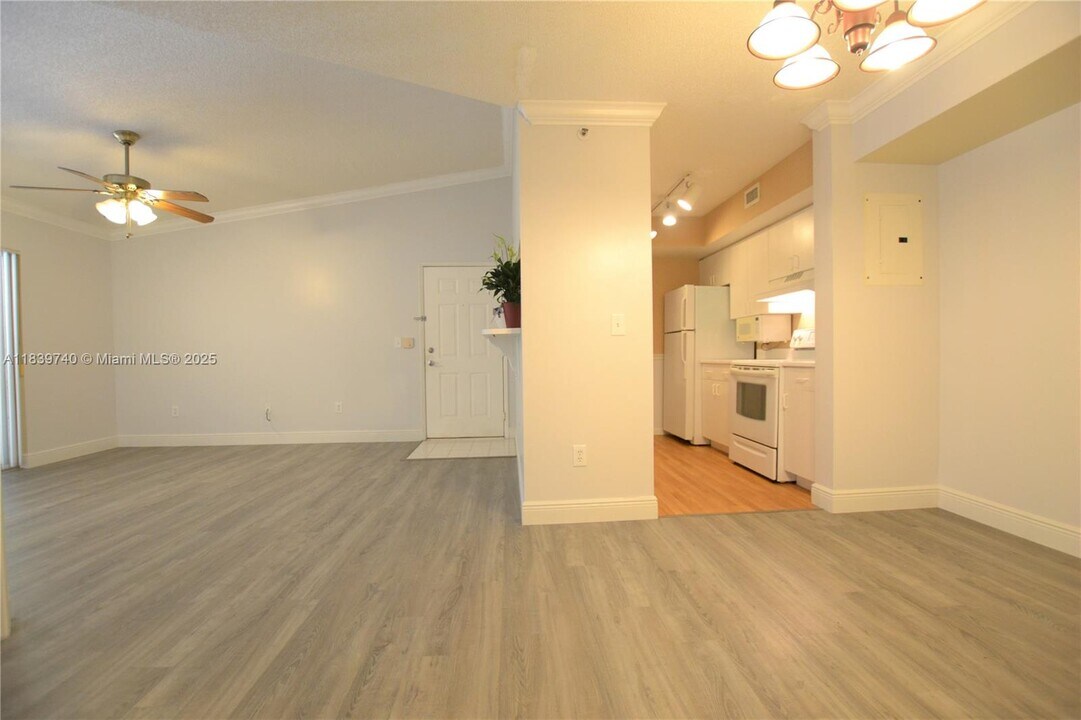 160 Yacht Club Way in Hypoluxo, FL - Building Photo
