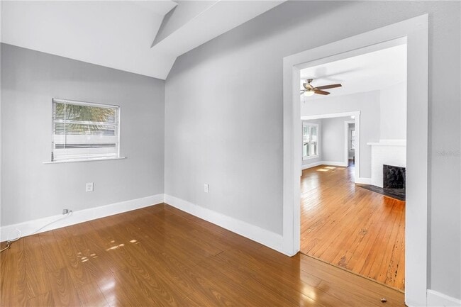 116 16th Ave SE in St. Petersburg, FL - Foto de edificio - Building Photo