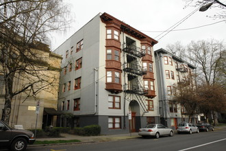 Converse Court Apartments in Portland, OR - Building Photo - Building Photo