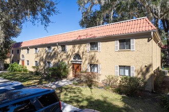 Carlton at Oak Landing Condominiums in Jacksonville, FL - Building Photo - Primary Photo