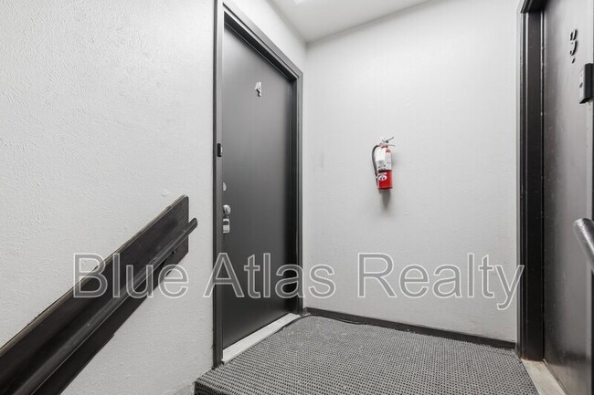 225 Bryan St in Denton, TX - Foto de edificio - Building Photo