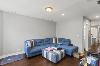 3026 N Allen Ave, Unit 1 in Chicago, IL - Building Photo - Building Photo