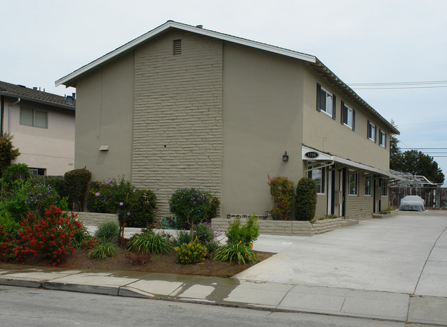 1728 Noranda Dr in Sunnyvale, CA - Building Photo - Building Photo