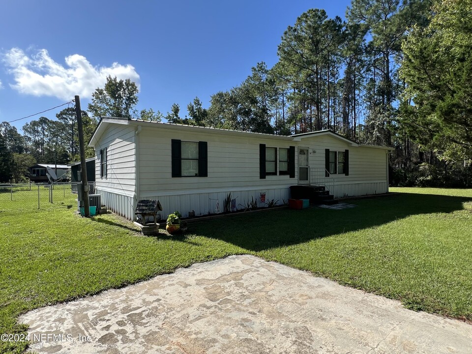 120 Barracuda Dr in Palatka, FL - Building Photo