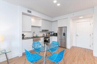 650 NE 2nd Ave in Miami, FL - Building Photo - Building Photo