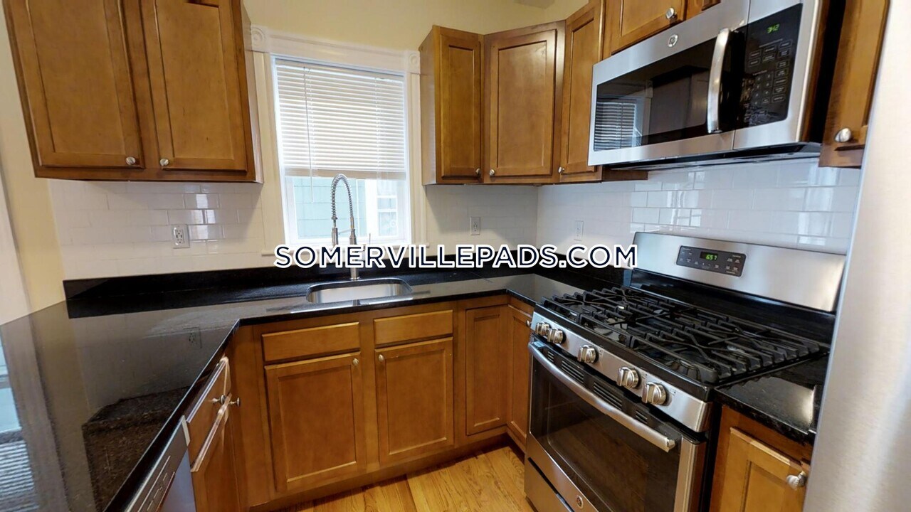 42-44 Gorham St in Somerville, MA - Building Photo