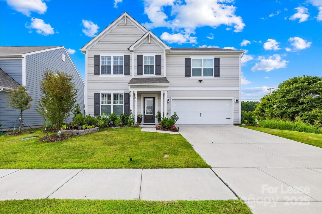 1453 Harleston St in Lake Park, NC - Building Photo