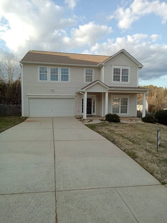 3814 Staunton Rd in Matthews, NC - Building Photo