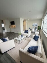 365 SW 86th Ave in Pembroke Pines, FL - Building Photo - Building Photo