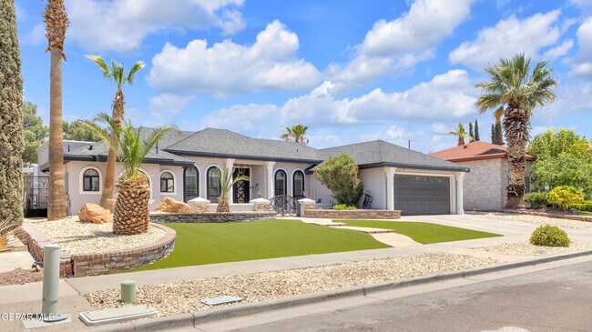 2085 Paseo Del Prado Dr in El Paso, TX - Building Photo - Building Photo