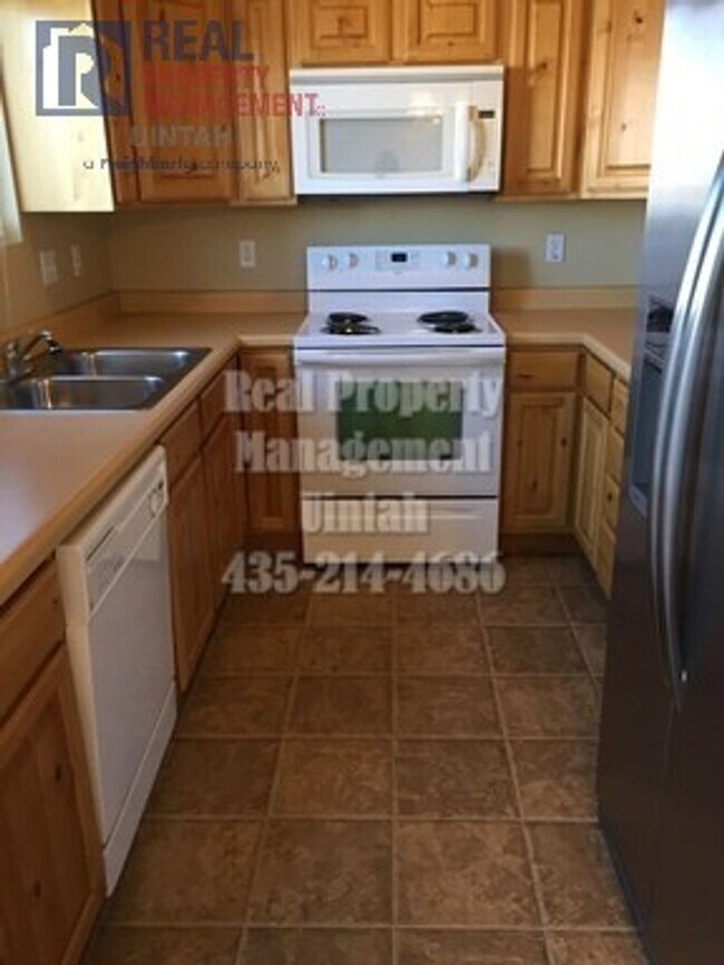 431 E Gray Fox Ln in Vernal, UT - Building Photo - Building Photo