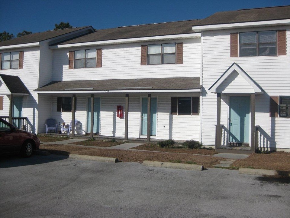 3714-3716 Symi Cir in Morehead City, NC - Building Photo