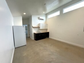 840 N Maple St in Hildale, UT - Building Photo - Building Photo