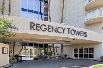 3111 Bel Air Dr in Las Vegas, NV - Foto de edificio - Building Photo