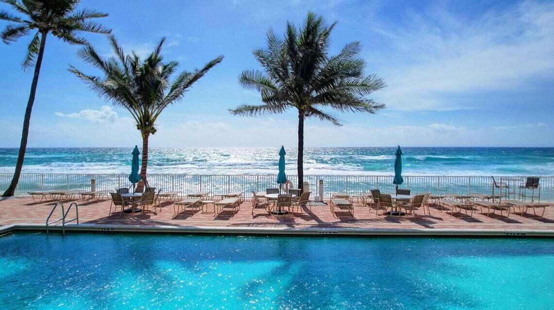 3520 S Ocean Blvd in Palm Beach, FL - Building Photo