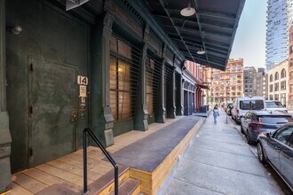14 Harrison St in New York, NY - Foto de edificio - Building Photo