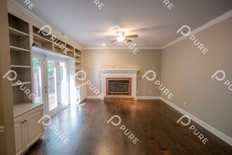 2411 Oakwood Ave NE in Huntsville, AL - Building Photo - Building Photo