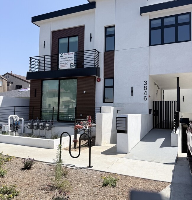 3846 Bentley Ave