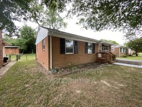 304 Stratford Ave in Fredericksburg, VA - Building Photo - Building Photo