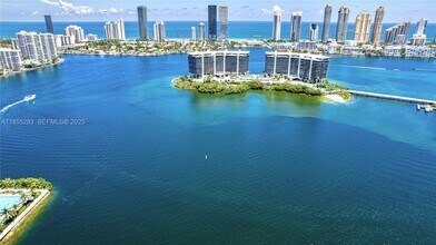 3255 NE 184th St in Aventura, FL - Foto de edificio - Building Photo