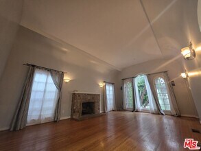 939 S Ogden Dr in Los Angeles, CA - Building Photo - Building Photo