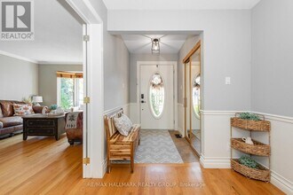 35 St Remy Dr in Ottawa, ON - Building Photo - Building Photo