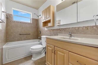 9200 SW 55th St in Cooper City, FL - Foto de edificio - Building Photo