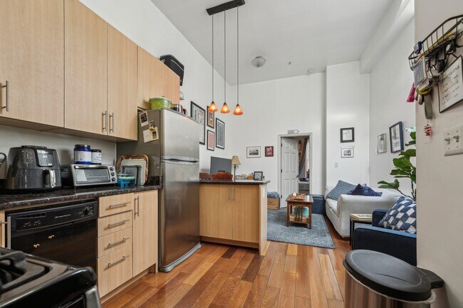 property at 917 Willow Ave