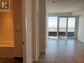 448 Burnhamthorpe Rd W in Mississauga, ON - Building Photo - Building Photo