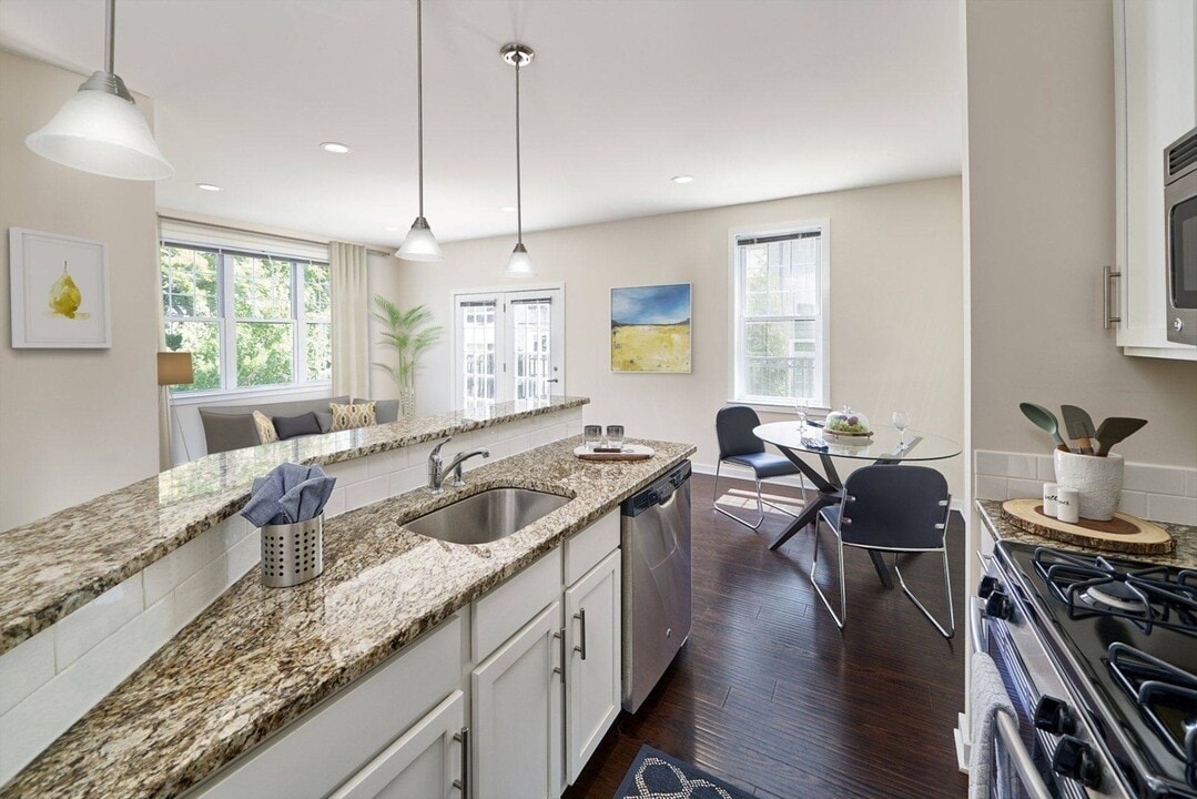 The Athens in Ardmore, PA - Foto de edificio