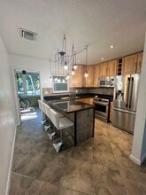 845 NE 37th St in Oakland Park, FL - Building Photo - Building Photo