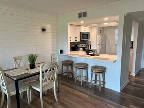 3700 S Beneva Rd, Unit 604 in Sarasota, FL - Foto de edificio - Building Photo