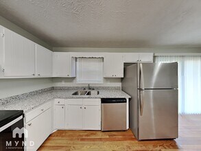104 Wilburn Dr in Powder Springs, GA - Building Photo - Building Photo