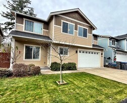 298 NE Tronson Cir in Bremerton, WA - Building Photo