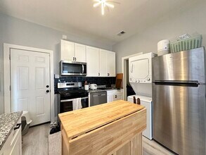 1333 W Walton St in Chicago, IL - Building Photo - Building Photo