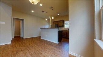 609 Peyton St, Unit 138 in College Station, TX - Building Photo - Building Photo