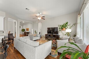 11218 Puckett River Dr in Cypress, TX - Building Photo