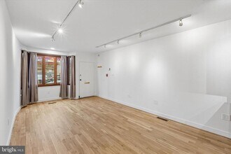 530 S 15th St in Philadelphia, PA - Building Photo - Building Photo