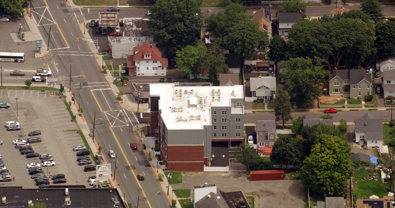 1425 Teaneck Rd in Teaneck, NJ - Building Photo