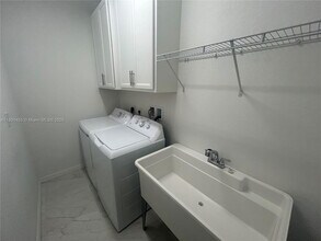 4756 SW 63rd Ave in Davie, FL - Building Photo - Building Photo