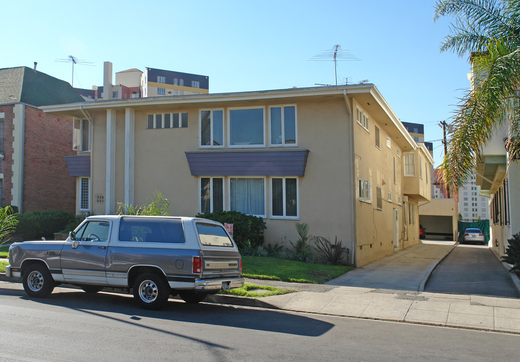 321 S Cochran Ave in Los Angeles, CA - Foto de edificio