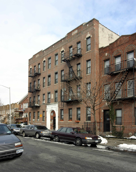 755 E 9th St in Brooklyn, NY - Building Photo